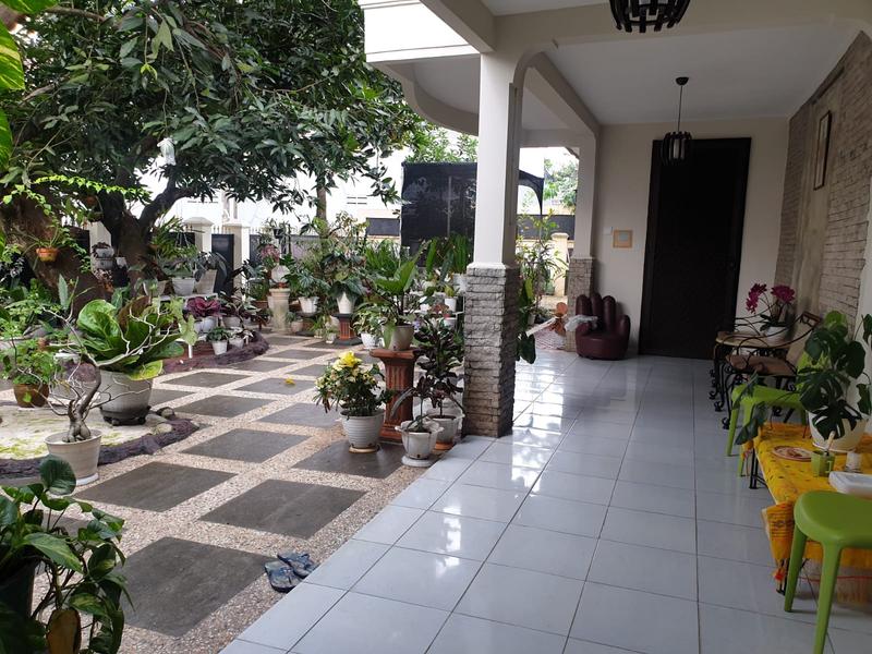 Rumah Dijual di Ciledug Tangerang - 2 Lantai, 4+1 Kamar Tidur