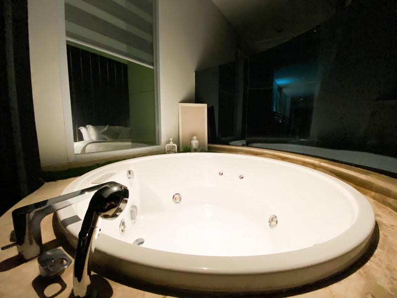 Sewa Harian Apartemen Mewah Art Deco Bandung - Studio Full Furnished, Private Jacuzzi