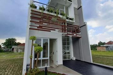 Jual Rumah di Sahira Dharmawangsa, Muja Muju, Umbulharjo, Yogyakarta - Hunian 3 Lantai dengan Konsep Elegan