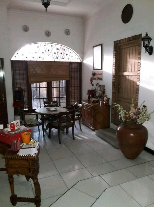 Rumah Dijual Kavling Besar Polri Ragunan, Jakarta Selatan - Kamar Tidur 7+2 - Ada Kolam Renang