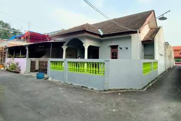 Rumah Dijual di Beruang Gayamsari Semarang - Posisi Hook, 3 Kamar Tidur