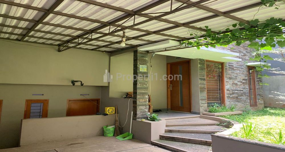 Jual Rumah 2 Lantai Siap Huni Semi Furnish di Kampung Padi Dago Bandung
