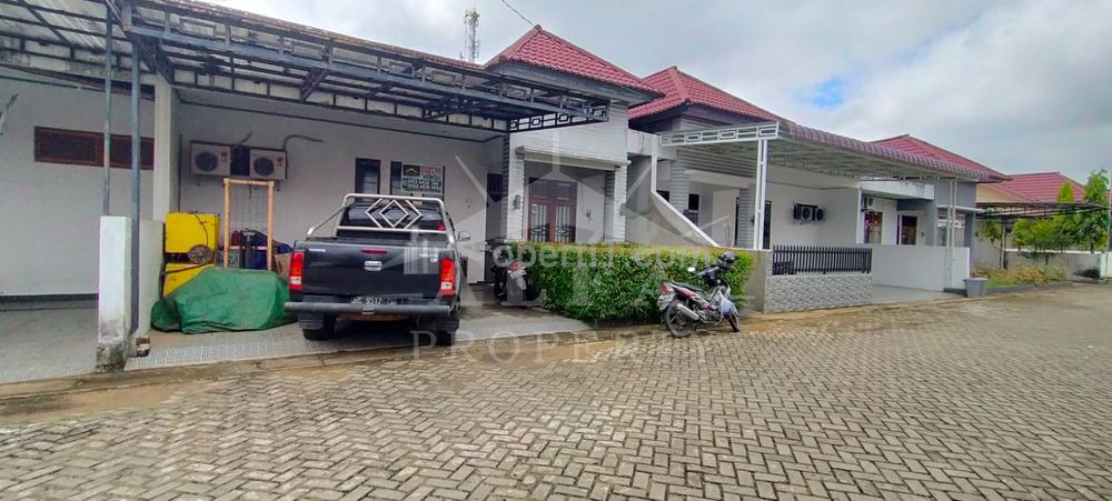 Alfa Property - Disewakan Rumah di Pondok Pelangi Pontianak - 3+1 Kamar Tidur, LT 180m2, LB 120m2