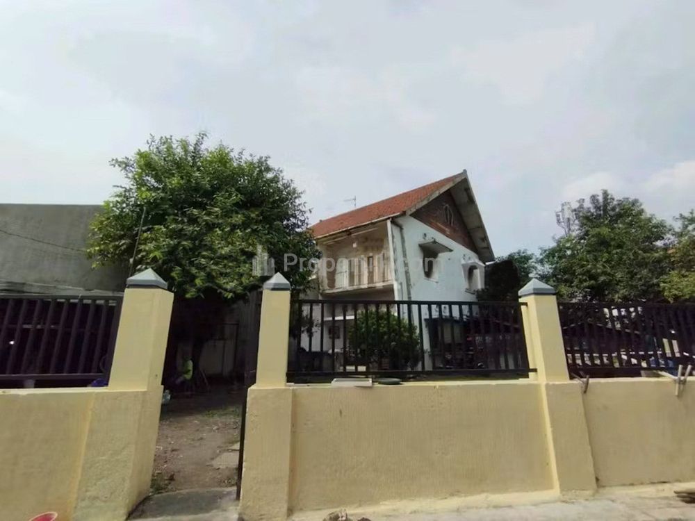 Jual Rumah Tua di Jalan Empu Tantular Kawasan Darmo Surabaya