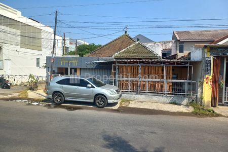 Dijual/Disewakan Rumah Hook di Jalan Raya Barito, Karangtempel, Semarang - 7 Kamar Tidur