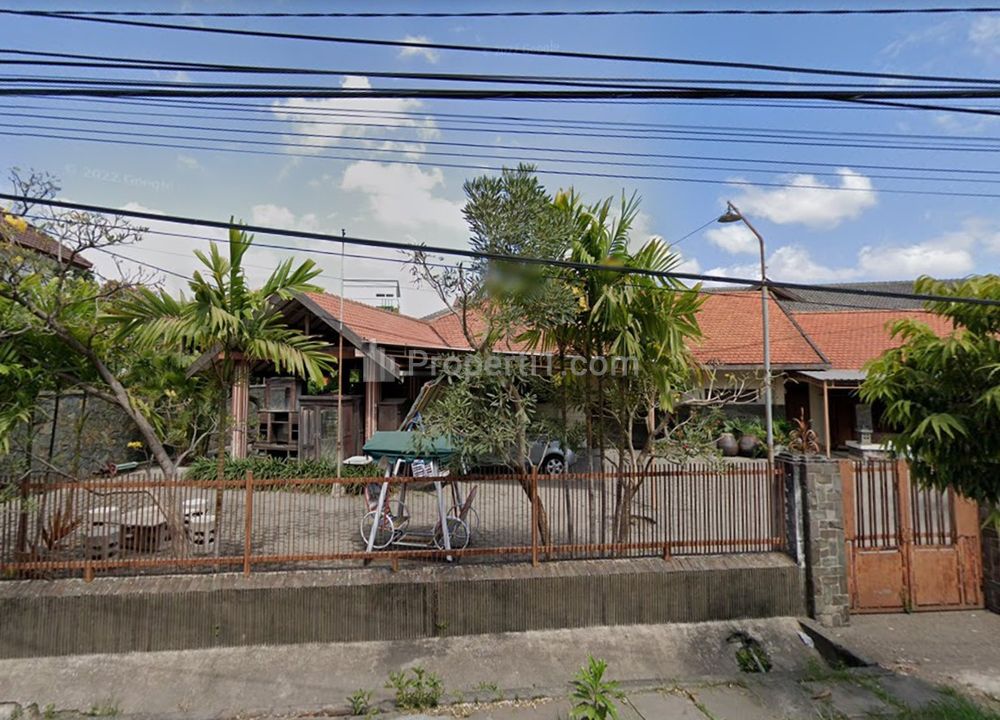 Jual Rumah Cocok untuk Kos-Kosan di Dharmahusada Surabaya - Hadap Timur