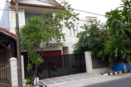 Jual Rumah Mewah Strategis di Jalan Raya Merr Kota Surabaya