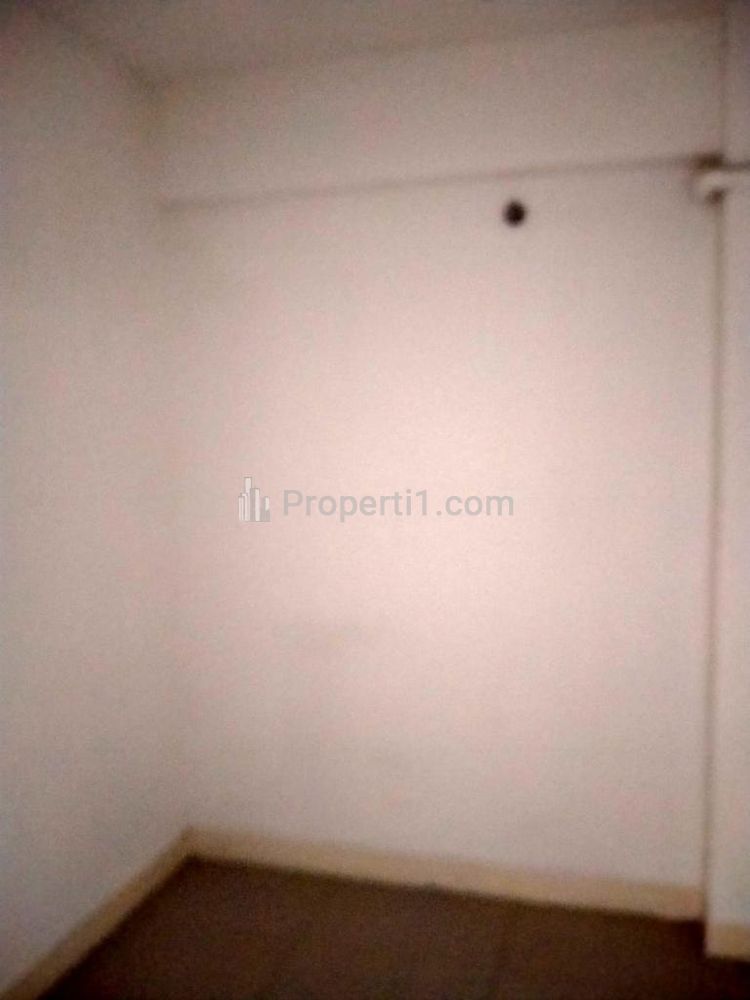 Sewa Tahunan Apartemen The Green Pramuka City Tower Chrysant 2 Kamar Kosong 