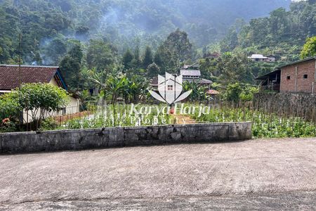 Dijual Tanah 1100m² dekat Sungai di Kemuning Karanganyar