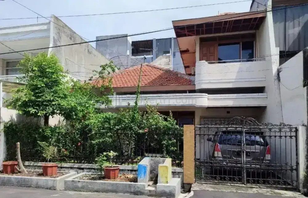 Jual Rumah Lokasi Langka di Jalan Kertajaya Indah Manyar Surabaya