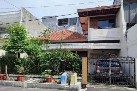 Jual Rumah Lokasi Langka di Jalan Kertajaya Indah Manyar Surabaya