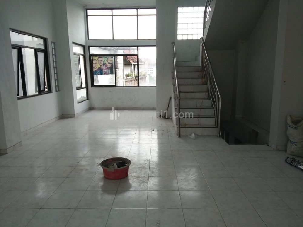 Jual Ruko di Jalan Monjali Sinduadi Mlati Sleman - Pinggir Jalan Besar, dekat Kampus UGM