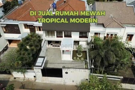 Jual Rumah Tropical Modern di Kemang Selatan, Jakarta Selatan - Ada Kolam Renang