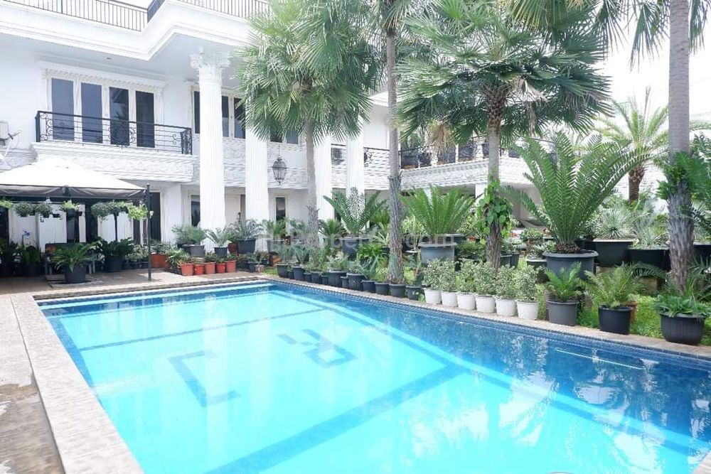 Dijual Rumah Mewah 5 Kamar Tidur di Permata Hijau Jakarta Selatan