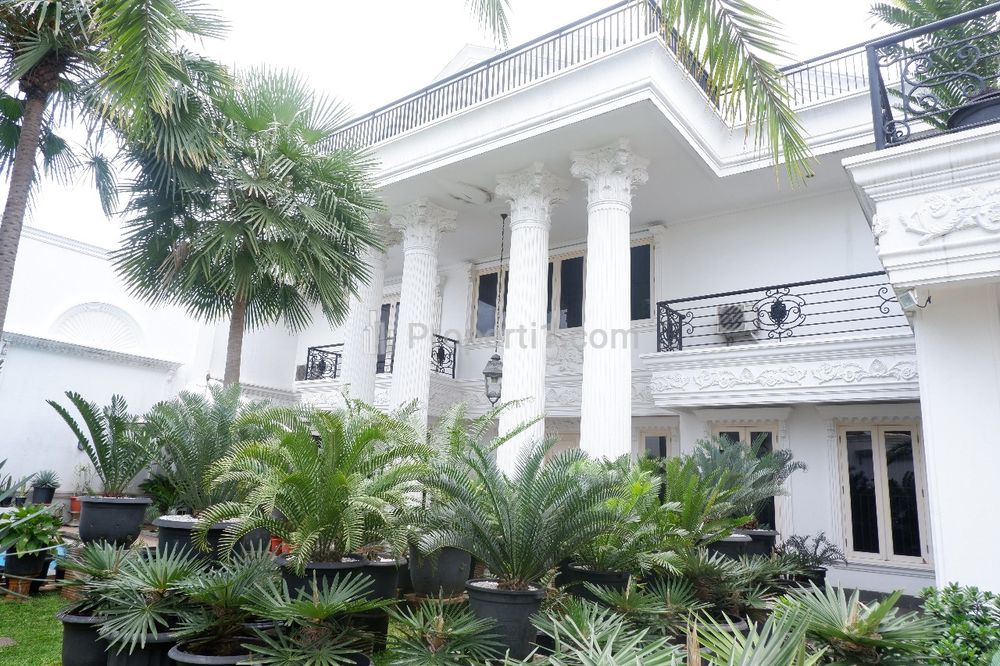 Dijual Rumah Mewah 5 Kamar Tidur di Permata Hijau Jakarta Selatan