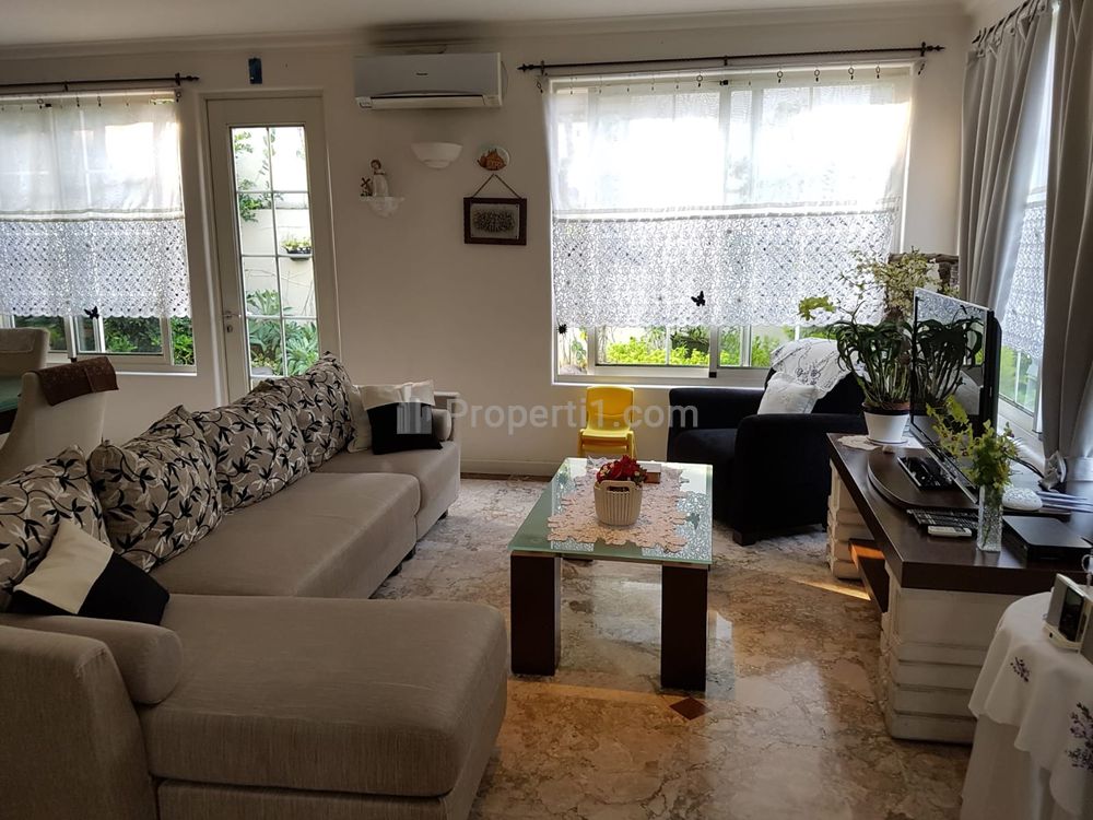 Dijual Rumah di Taman Beverly Golf Lippo Karawaci Full Furnished