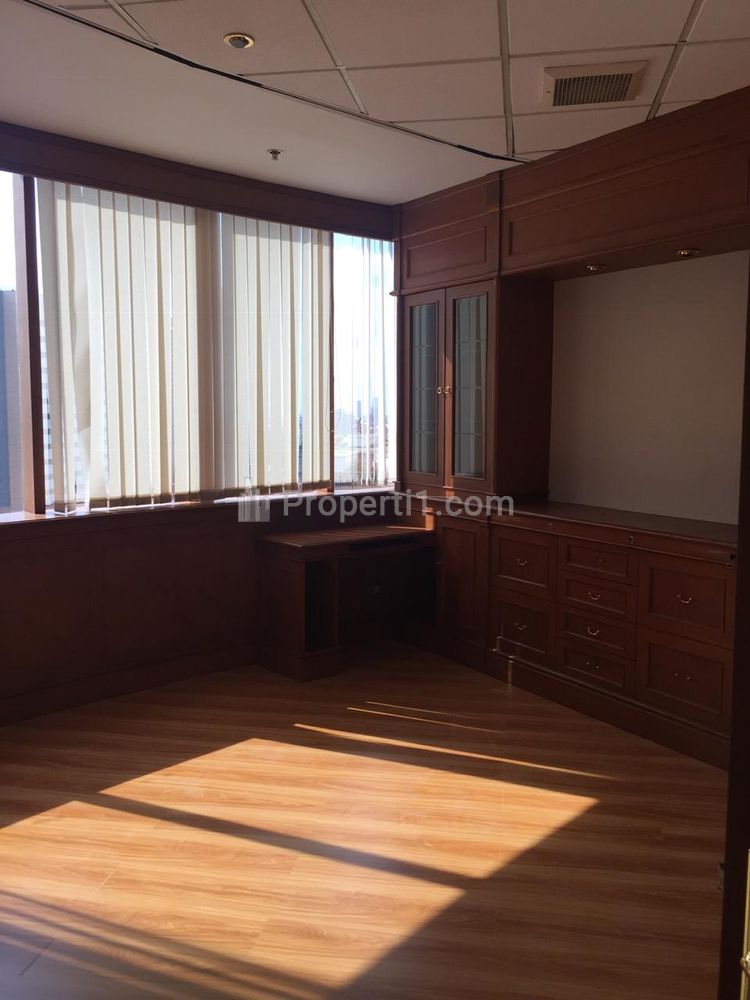 Disewakan Ruang Kantor Furnish di Gedung Menara Sudirman Jakarta Selatan