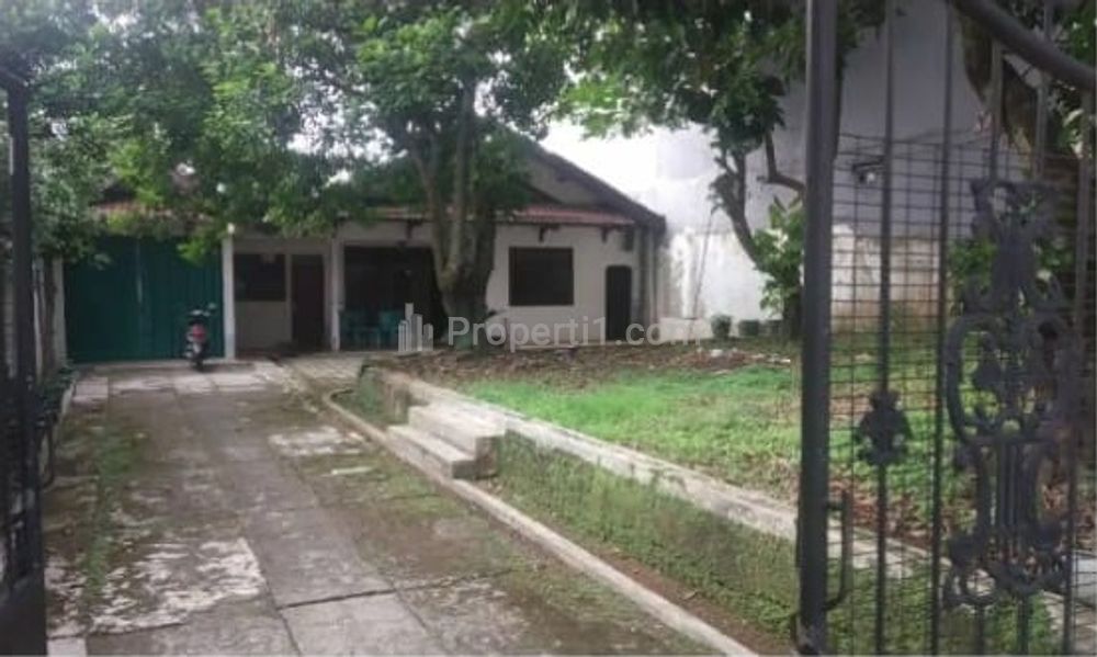 Rumah Dijual Hitung Tanah Halaman Depan Belakang Luas di Meruyung Limo - Luas Tanah 700 m2