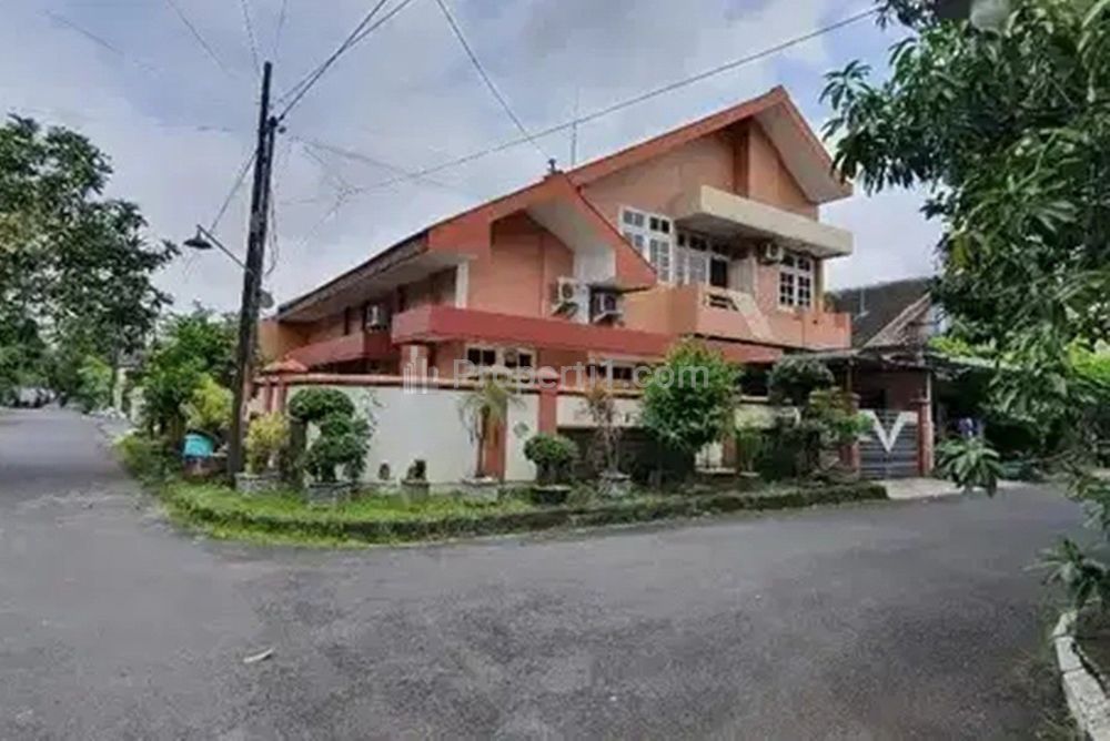 Jual Rumah Hook 5 Kamar di Perumahan Taman Indah Menanggal Gayungan Surabaya Selatan