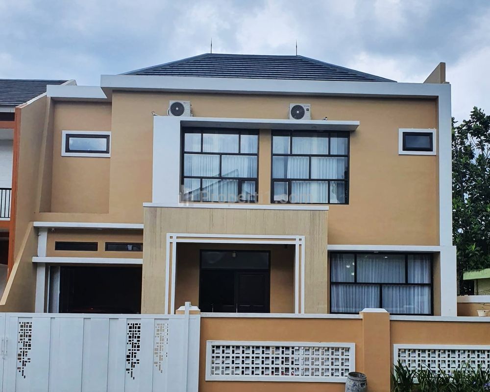 Dijual Rumah Mewah 2.5 Lantai di Boulevard CitraGran Cibubur