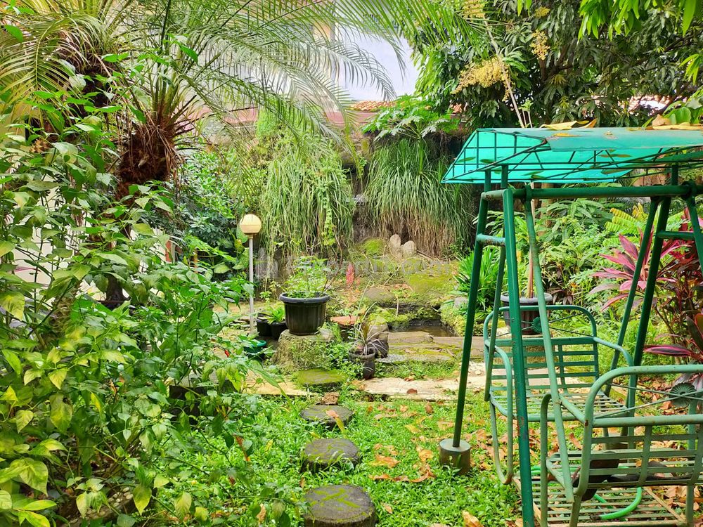 Dijual Cepat Butuh Uang (BU) Tanah Ngantong dan Rumah Tua di Jalan Abdurrahman Cibubur
