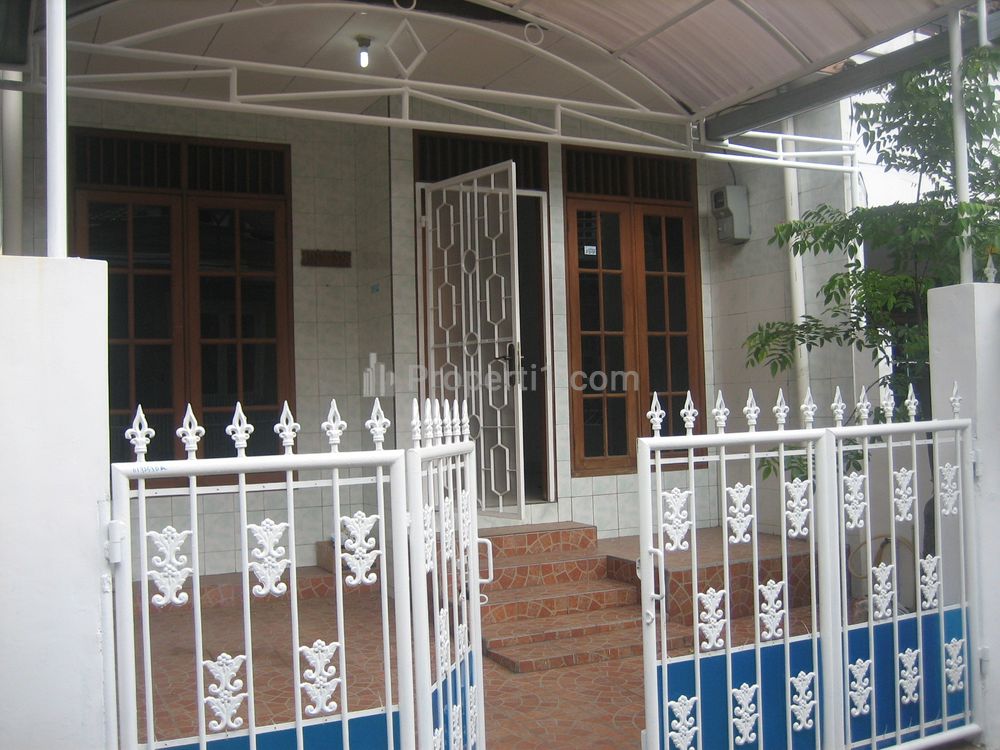 Disewakan Rumah 2 Lantai di Jalan Harpa 4, Kelapa Gading, Jakarta Utara