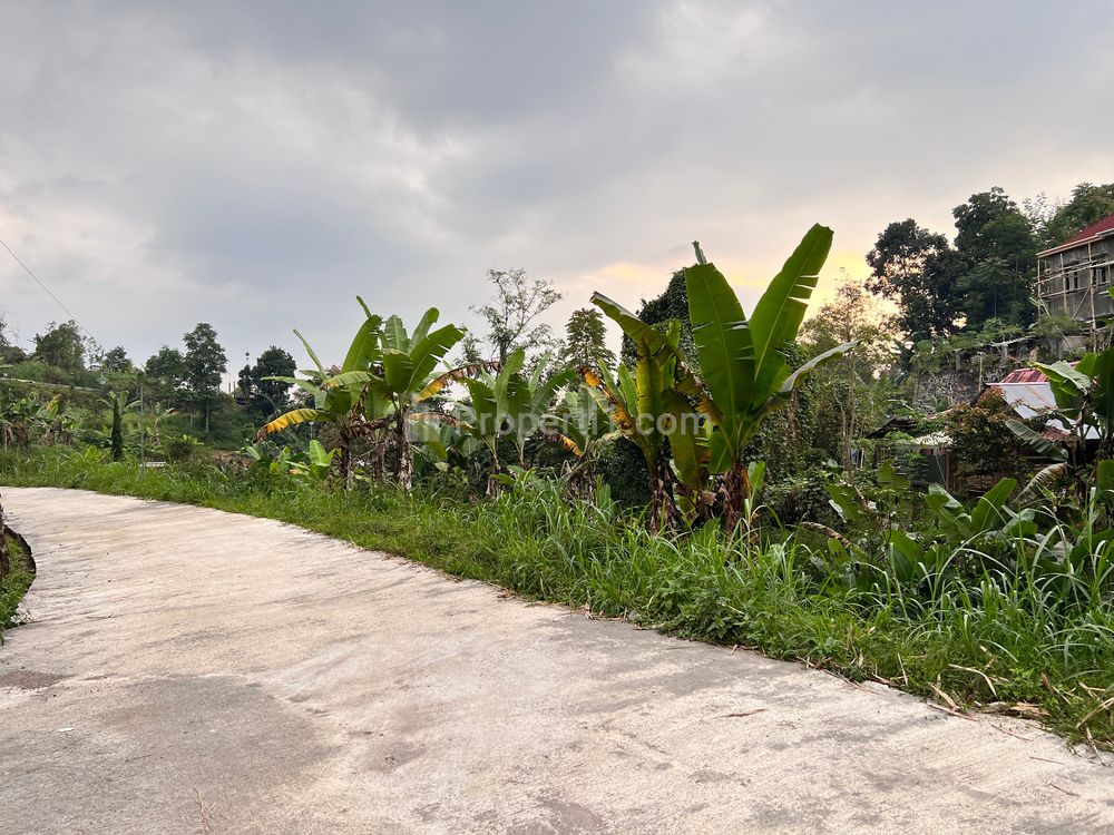 Dijual Tanah Cocok Dibangun Villa 330m² di Kota Wisata Kemuning Karanganyar