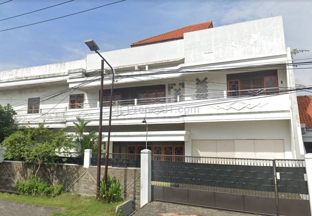 Sewa Rumah Mewah Hook 2 Lantai di Jalan Raya Rungkut Madya, Rungkut Kidul, Surabaya Timur