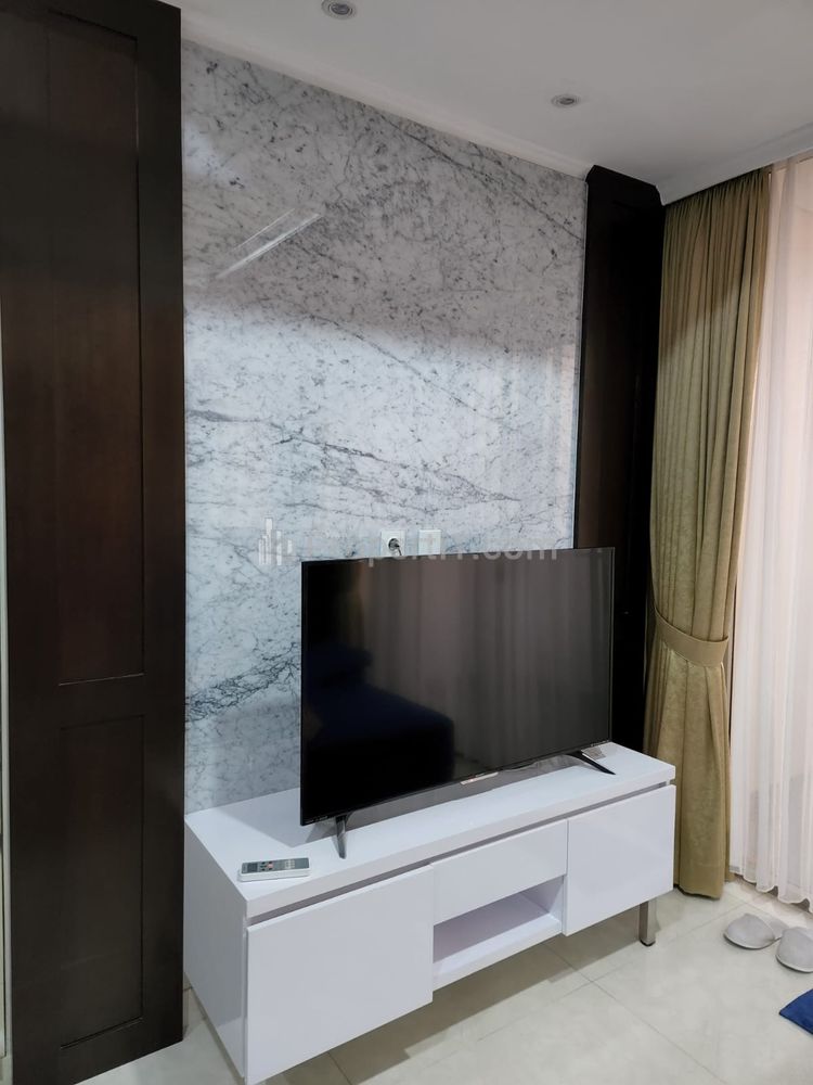 Jual Apartemen Taman Anggrek Residences Jakarta Barat - 3+1 BR Furnished, Good Unit