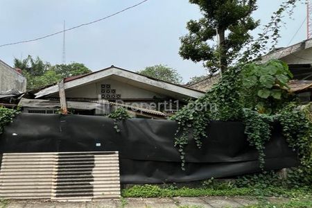 Jual Rumah Tua Hitung Tanah di Joglo Jakarta Barat - Luas Tanah 192 m2 SHM