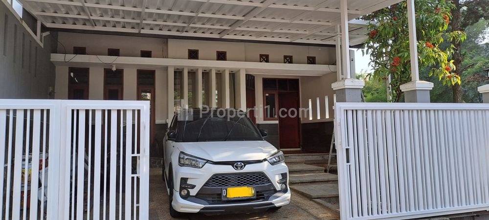 Disewakan Rumah 70 Juta Per Tahun Nego di Perumahan Setra Duta Permai Bandung