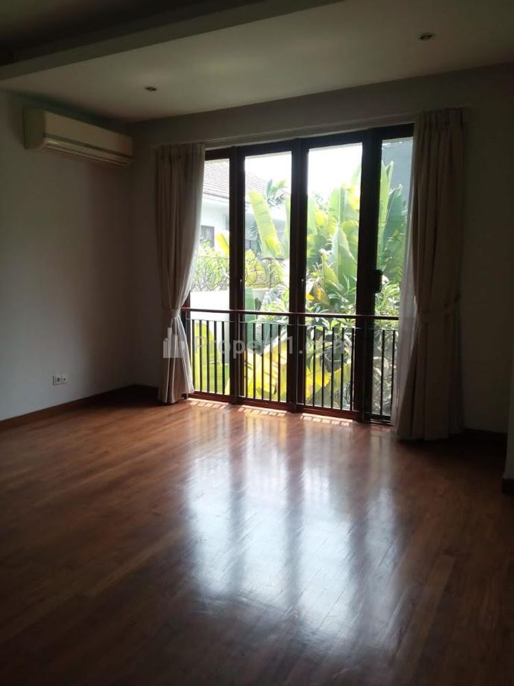 Jual Rumah Mewah 2 Lantai di Kemang Timur Jakarta Selatan