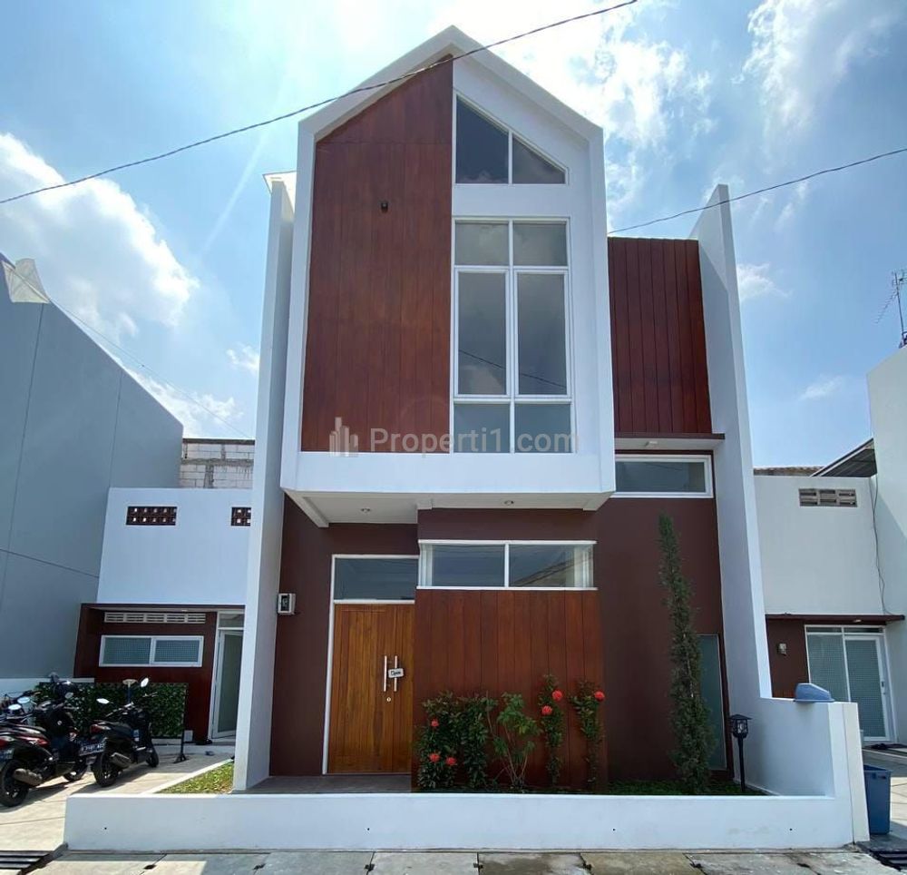 Dijual Rumah Baru 2 Lantai SHM di Pasteur Bandung