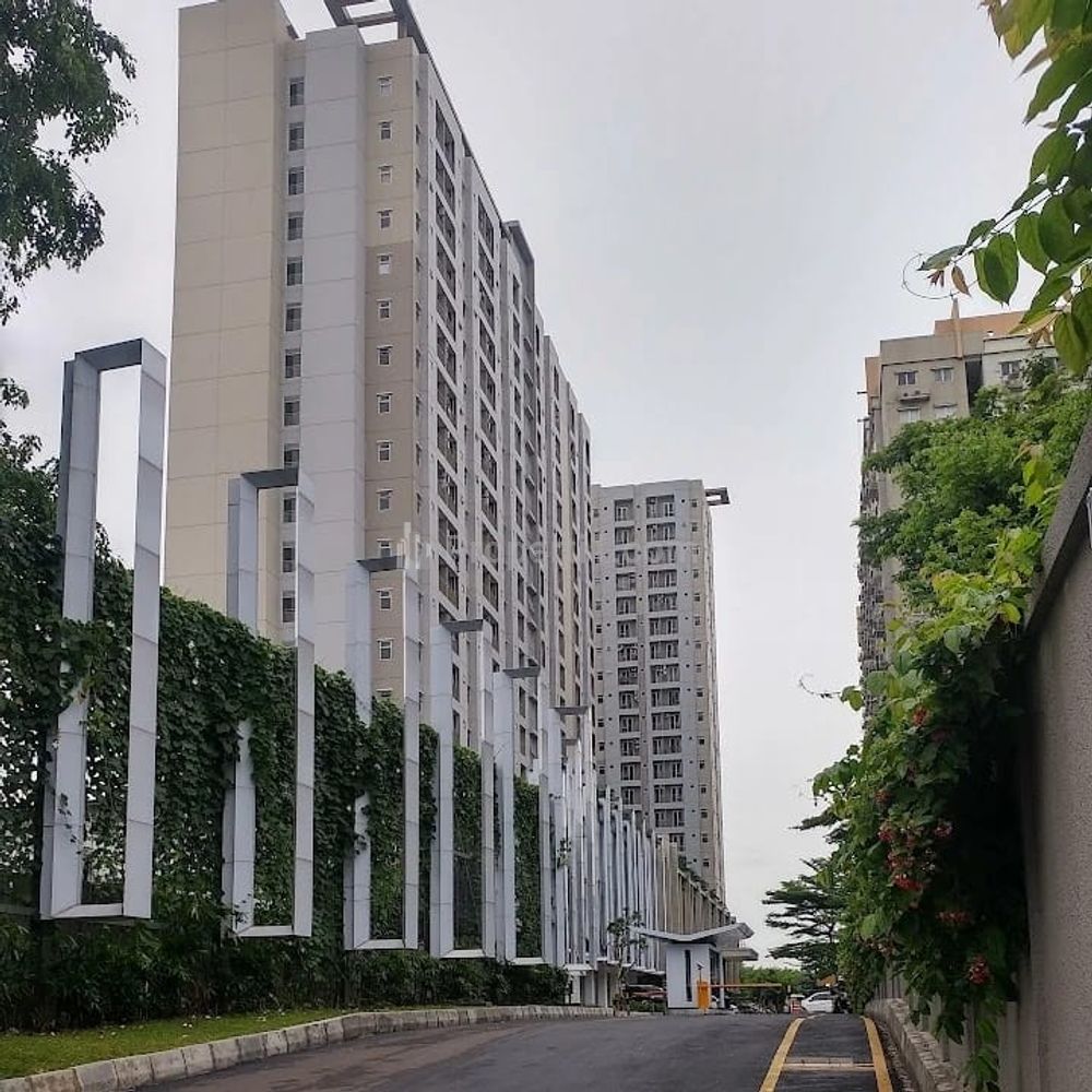 Tampak depan Tower