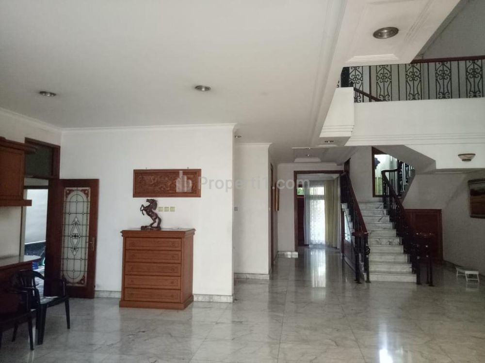 Disewakan Harga Bagus Rumah Mewah 2 Lantai di Komplek Elit Kemang Jaya Jakarta Selatan