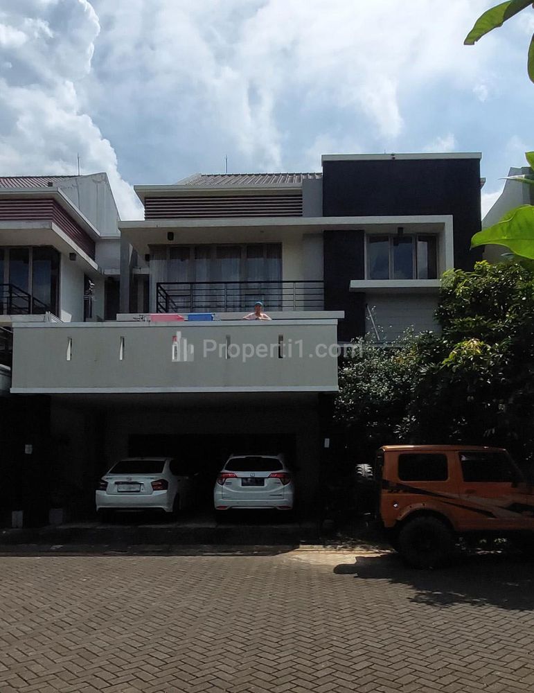 Jual Butuh Uang Rumah Minimalis Modern Hommy Raffles Hills Cibubur ...