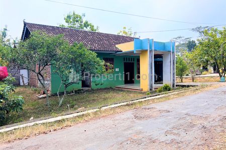 Dijual Rumah 3 Kamar Siap Huni Bonus Kebun Buah di Kerjo Karanganyar