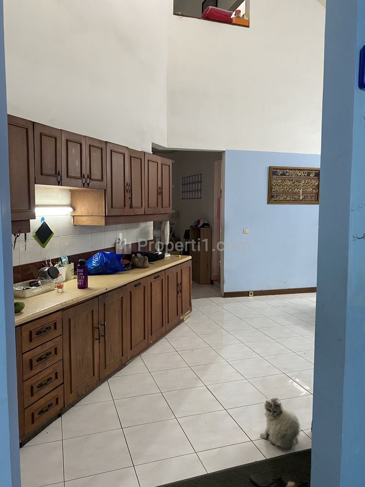 Disewakan Rumah 2 Lantai untuk Usaha/Kantor/Hunian di Pinggir Jalan Gandul Cinere