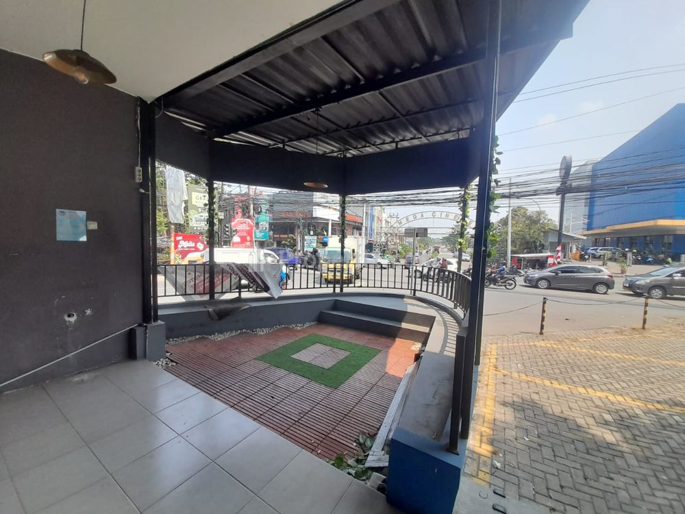 Disewakan Ruang Usaha Cocok untuk Showroom/Resto/Kantor di Cinere Raya