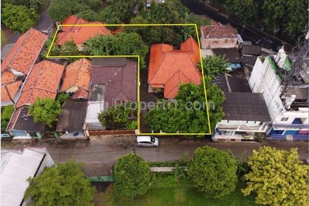 Dijual 2 Rumah dalam 1 Lahan (Halaman) di Margahayu Bekasi