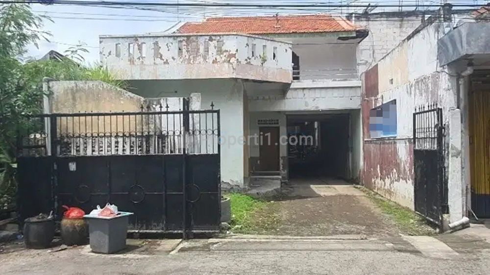 Jual Rumah 2 Lantai Luas dan Strategis di Klampis Ngasem Surabaya Timur