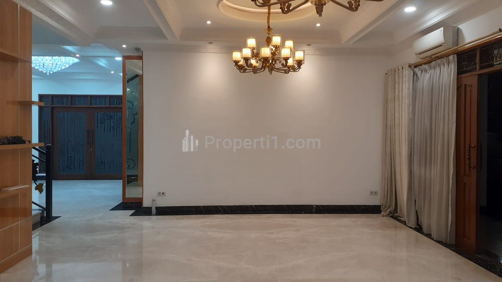 Dijual Rumah Mewah 2 Lantai di Kawasan Pondok Indah Jakarta Selatan