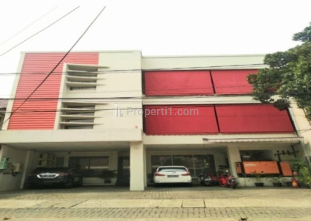 Jual Rumah Kost-Kostan 4 Lantai di Bendungan Hilir Jakarta Pusat - 25 Kamar Tidur