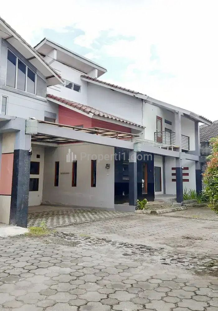 Sewa Rumah 2 Lantai Full Furnished di Sleman Yogyakarta dekat Sleman City Mall, Monjali, Kampus UGM, Kampus UII, RS JIH Yogyakarta