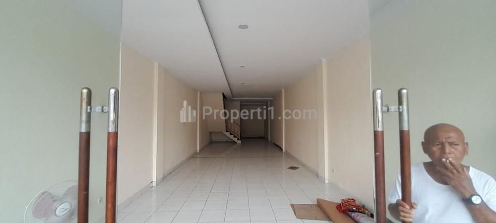 Disewakan Ruko 2.5 Lantai Strategis Kawasan Kemang - Jakarta Selatan *Bangunan Baru*