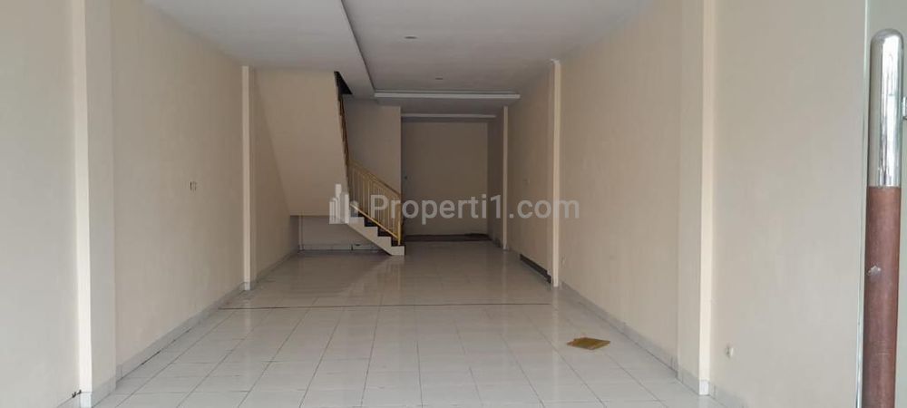 Disewakan Ruko 2.5 Lantai Strategis Kawasan Kemang - Jakarta Selatan *Bangunan Baru*