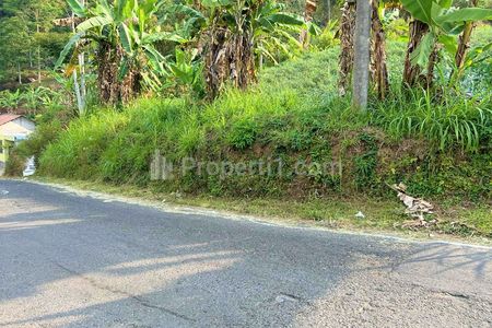 Dijual Tanah dekat Jembatan Kaca Kemuning Karanganyar - Luas 1700 m2 SHM