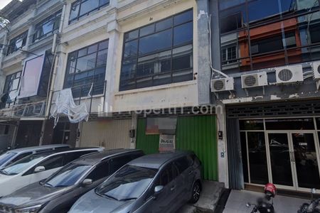 Jual Ruko 3 Lantai Strategis di Kawasan Rungkut Megah Raya, Panjang Jiwo, Surabaya Timur