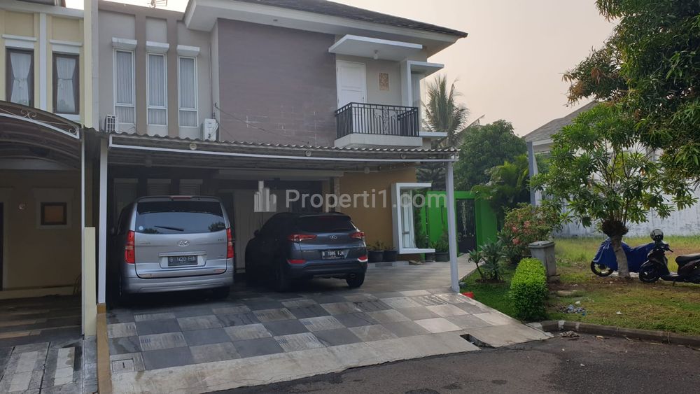 Dijual Rumah Bagus Tanah Luas dalam Cluster Posisi Hook di Kawasan Elite Grand Wisata Bekasi