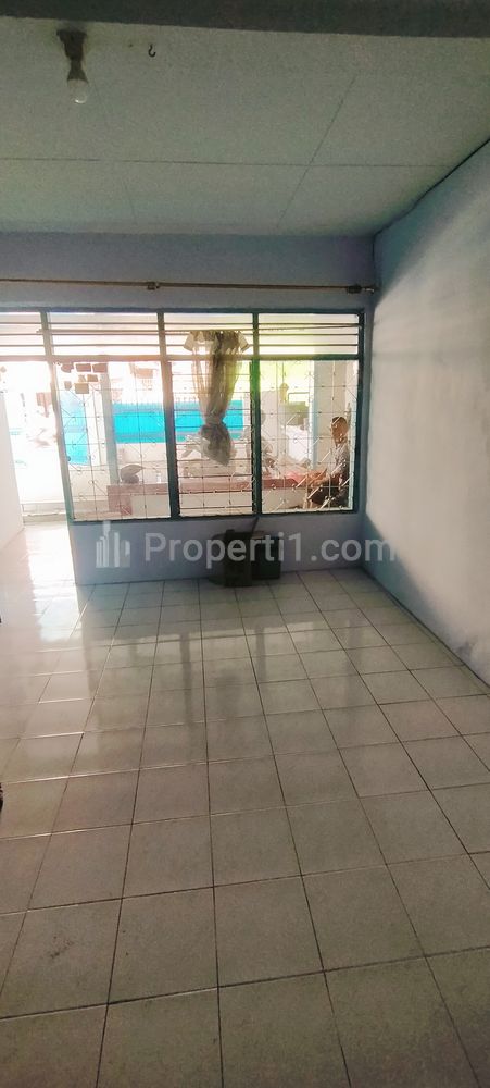 Dijual Rumah dengan Lokasi Strategis di Tegalsari Surabaya - Jalan Kampung Malang Tengah